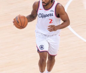 500万彩票网-还未发力！伦纳德上半场6投3中&amp;三分4中2 拿到8分5板2助&amp;零罚球